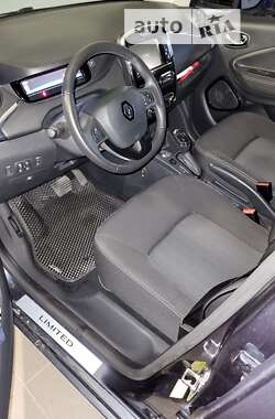 Хэтчбек Renault Zoe 2018 в 