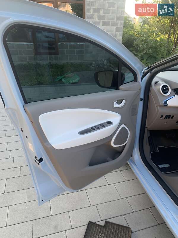 Хэтчбек Renault Zoe 2013 в Дубно