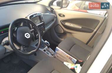 Хэтчбек Renault Zoe 2016 в 