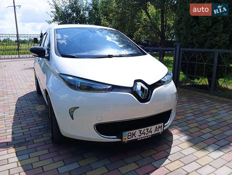 Хетчбек Renault Zoe 2015 в Острозі