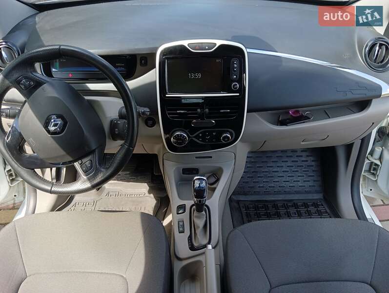 Хетчбек Renault Zoe 2015 в Острозі
