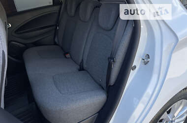 Хэтчбек Renault Zoe 2020 в 