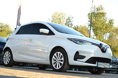 Хэтчбек Renault Zoe 2020 в 