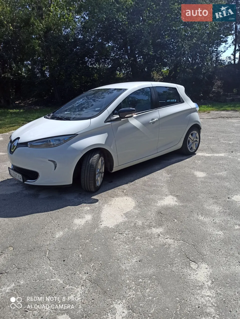 продам Рено зоя. приганяли для себе з франції  . перший власник на Україні.машина в рідному окрасі  
 в дуже гарному стані . 04.12.2014 кінець року 
два комплекта резини .
зима + літо
 
обмін з моєю доплатою на електро автомобіль з більшою батареєю 