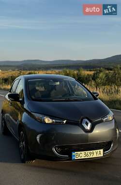 Хэтчбек Renault Zoe 2017 в 