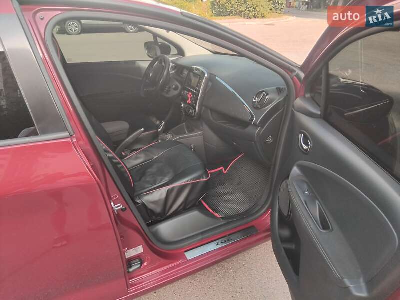 Хетчбек Renault Zoe 2018 в Дрогобичі фото 7 Хетчбек Renault Zoe 2018 в Дрогобичі