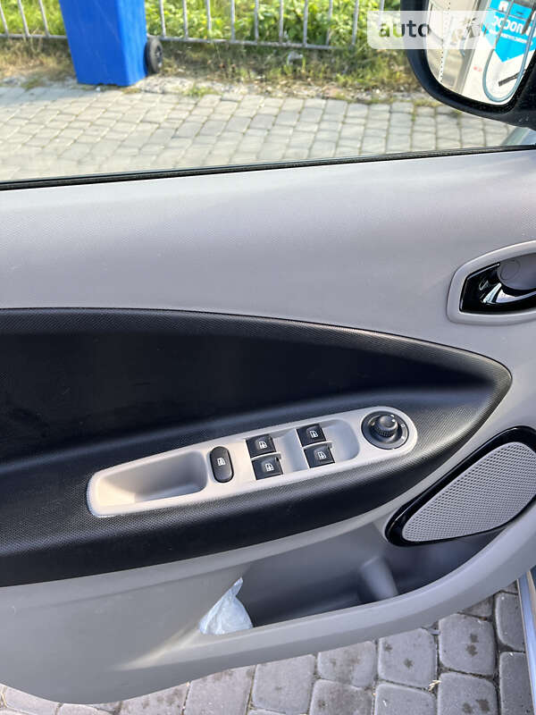 Хэтчбек Renault Zoe 2016 в Львове