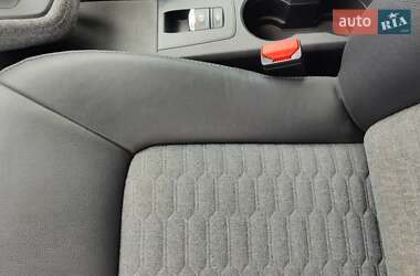 Хэтчбек Renault Zoe 2019 в 