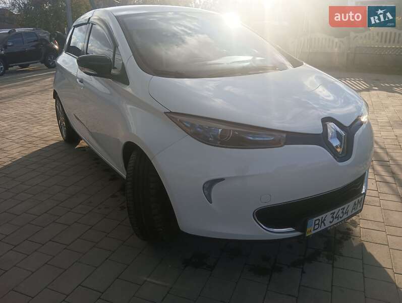 Хетчбек Renault Zoe 2015 в Острозі