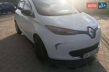 Хетчбек Renault Zoe 2015 в 