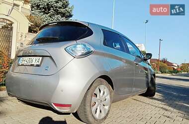 Хэтчбек Renault Zoe 2015 в 