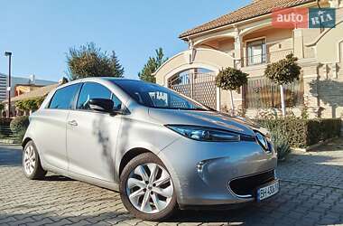 Хэтчбек Renault Zoe 2015 в 