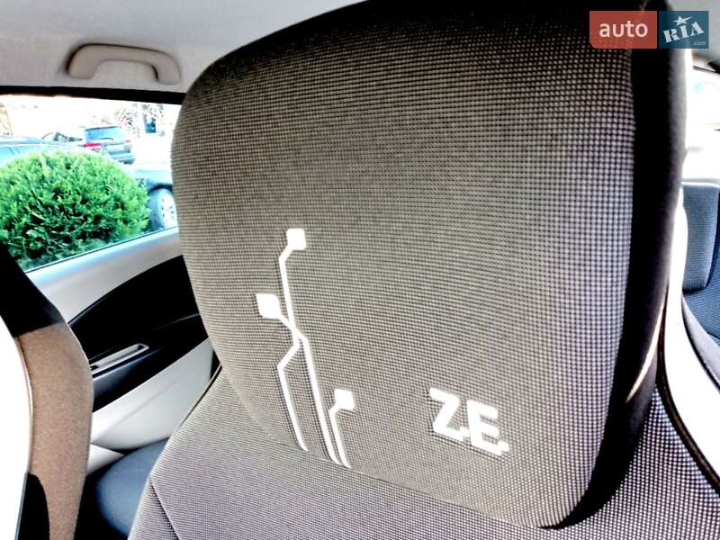 Хэтчбек Renault Zoe 2015 в Одессе фото 20 Хэтчбек Renault Zoe 2015 в Одессе