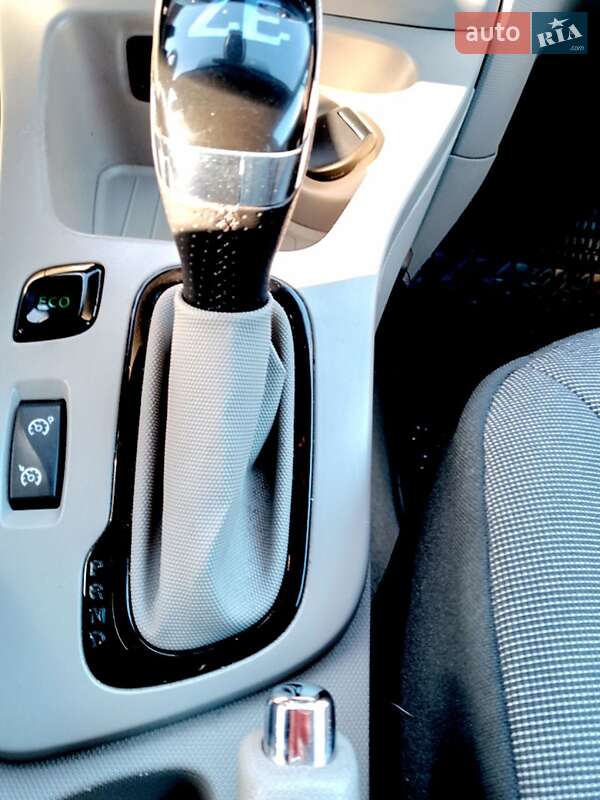 Хэтчбек Renault Zoe 2015 в Одессе фото 26 Хэтчбек Renault Zoe 2015 в Одессе