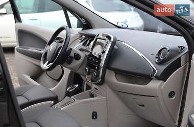 Хэтчбек Renault Zoe 2016 в 