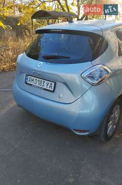 Хэтчбек Renault Zoe 2015 в 
