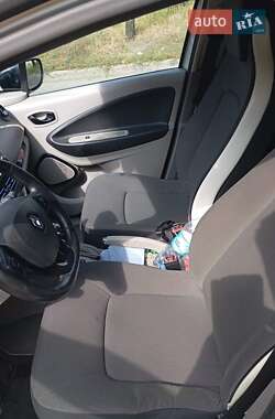 Хетчбек Renault Zoe 2015 в 