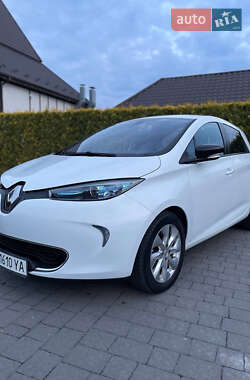 Хетчбек Renault Zoe 2016 в 