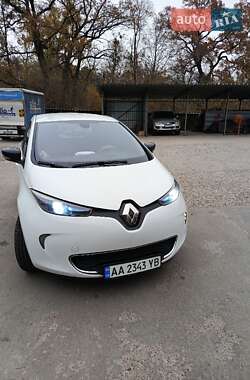 Хэтчбек Renault Zoe 2015 в 