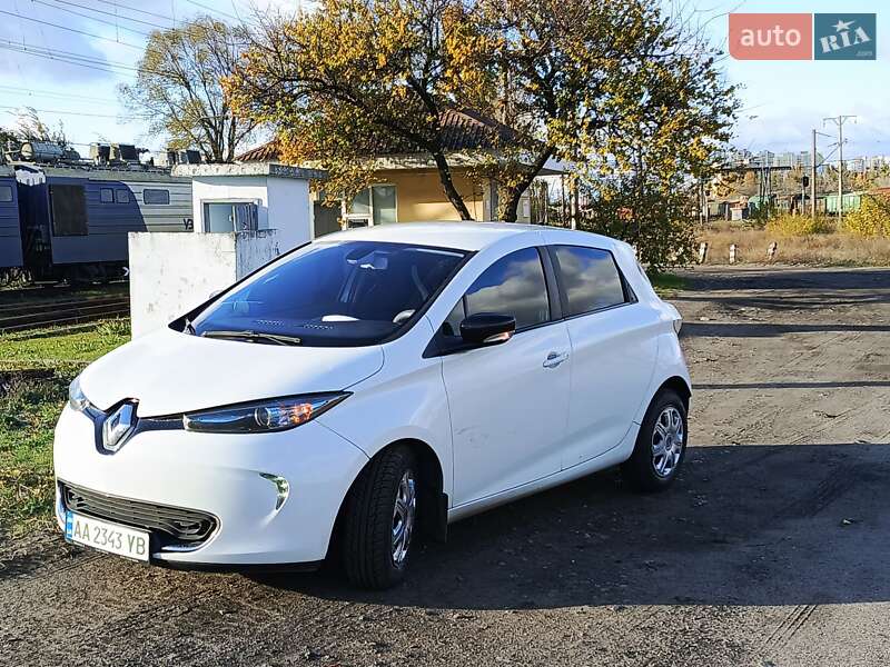 Хэтчбек Renault Zoe 2015 в Киеве