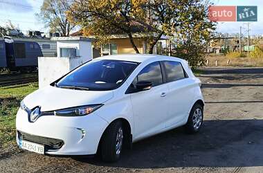 Хэтчбек Renault Zoe 2015 в 