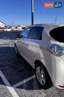 Хэтчбек Renault Zoe 2017 в 