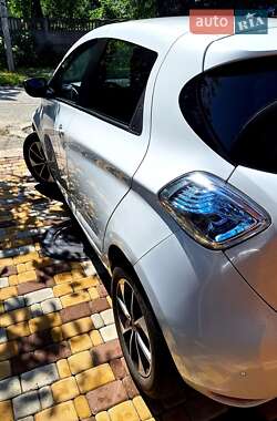 Хэтчбек Renault Zoe 2018 в 