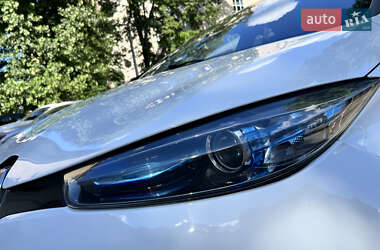 Хэтчбек Renault Zoe 2015 в 