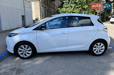 Хэтчбек Renault Zoe 2015 в 