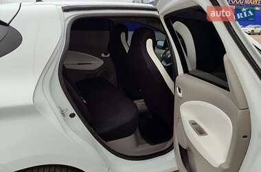 Хэтчбек Renault Zoe 2019 в 