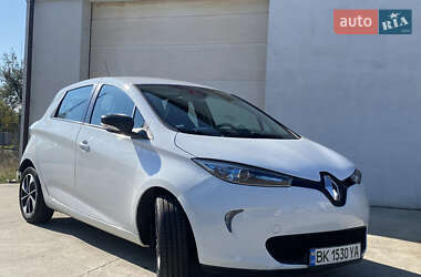 Хетчбек Renault Zoe 2016 в Сарнах