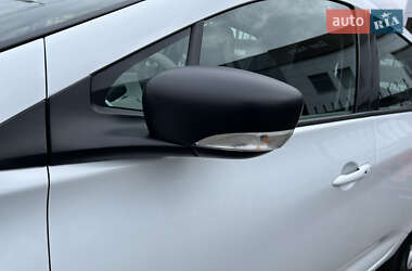 Хэтчбек Renault Zoe 2017 в 