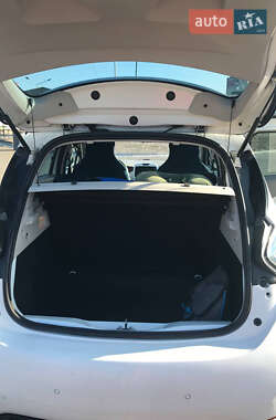 Хэтчбек Renault Zoe 2014 в 