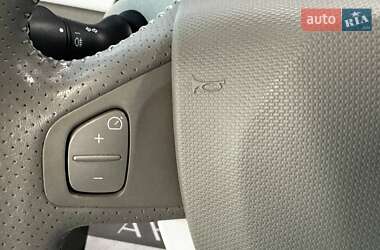 Хэтчбек Renault Zoe 2013 в 