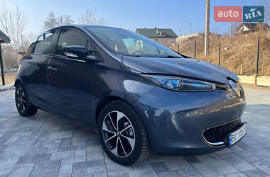 Хэтчбек Renault Zoe 2017 в 