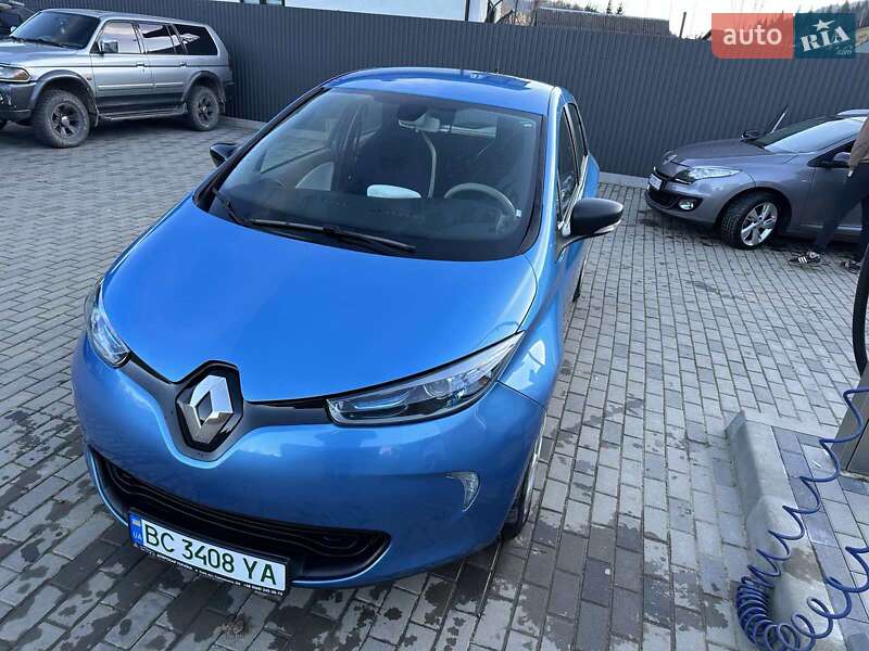 Хэтчбек Renault Zoe 2019 в 