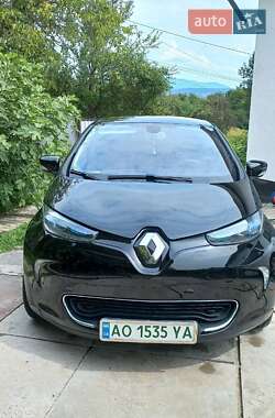 Хэтчбек Renault Zoe 2015 в 
