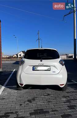 Хэтчбек Renault Zoe 2017 в 