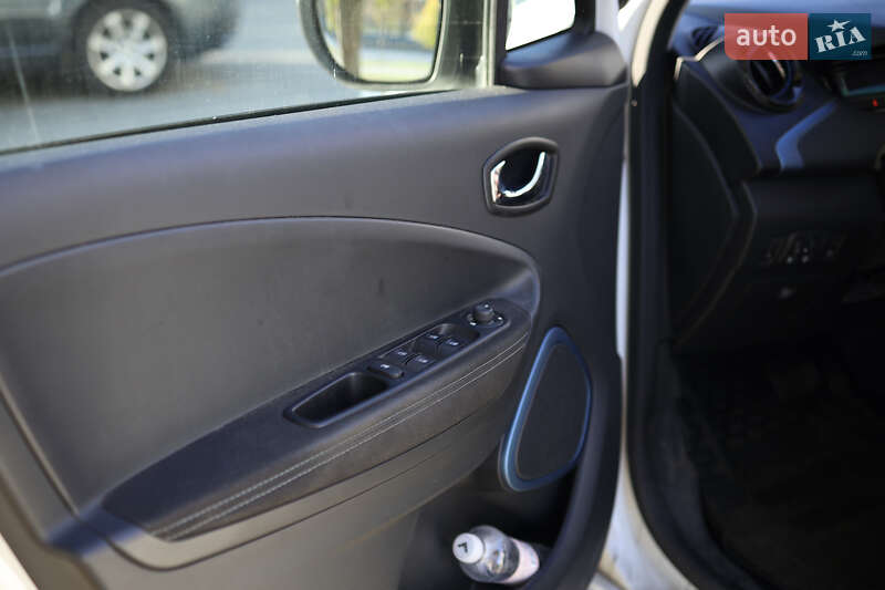 Хэтчбек Renault Zoe 2017 в Киеве фото 9 Хэтчбек Renault Zoe 2017 в Киеве