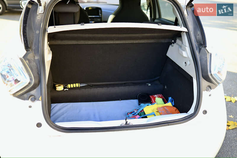 Хэтчбек Renault Zoe 2017 в Киеве фото 11 Хэтчбек Renault Zoe 2017 в Киеве