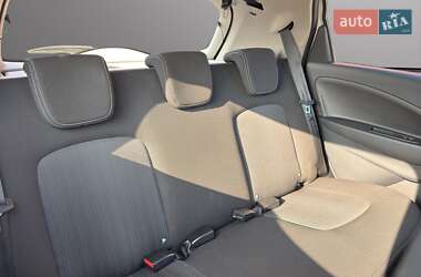 Хэтчбек Renault Zoe 2017 в 