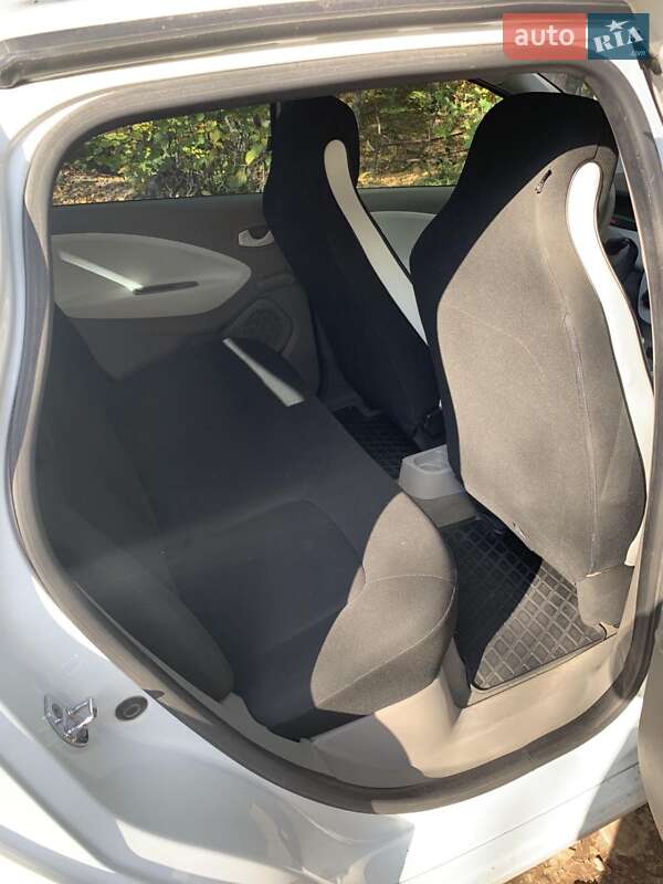 Хэтчбек Renault Zoe 2016 в Ивано-Франковске