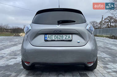 Хэтчбек Renault Zoe 2016 в 