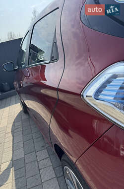 Хэтчбек Renault Zoe 2017 в 