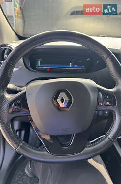Хэтчбек Renault Zoe 2017 в 