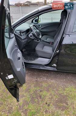 Хэтчбек Renault Zoe 2019 в 