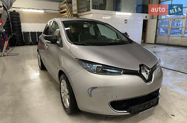 Хэтчбек Renault Zoe 2016 в 