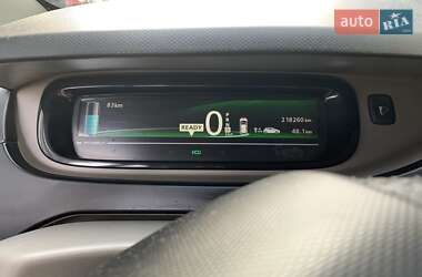 Хэтчбек Renault Zoe 2016 в 