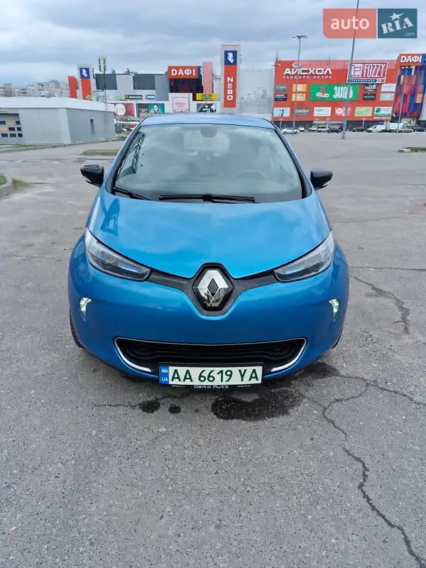 Хэтчбек Renault Zoe 2018 в 