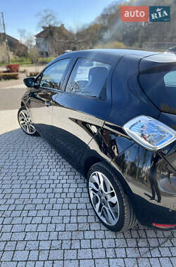 Хэтчбек Renault Zoe 2014 в 